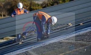 Read more about the article Choosing the Right Roofing Contractor: 5 Key Considerations